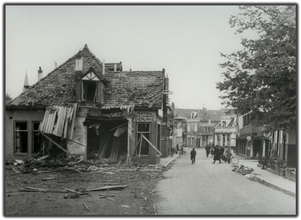 Wijkstraat Appingedam na de strijd.