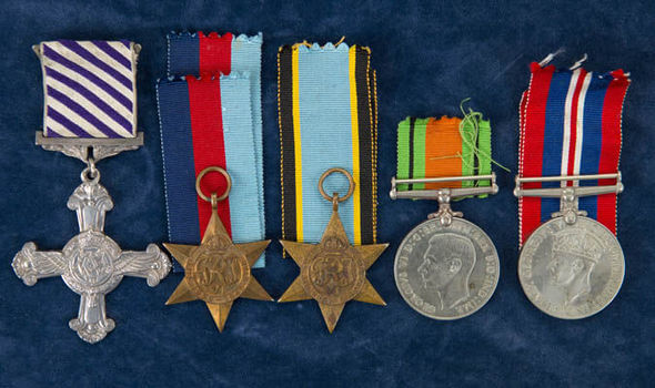 medailles met flying cross